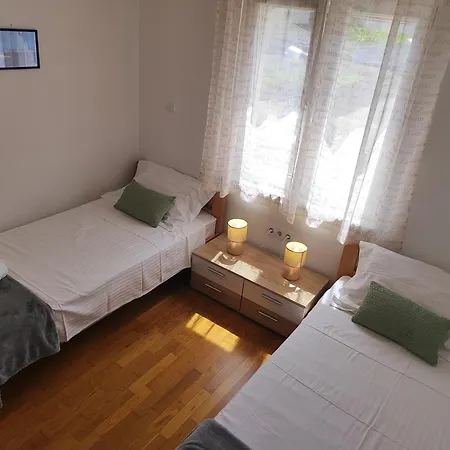 Karmela Appartement *